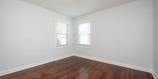 2 Bed, 1 Bath Home in Downtown Greenville Available Gallery 6