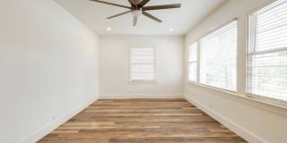 2018 Remodeled 3 bed / 2 bath - wood / tile floors, fenced yard. Hyde Park / Downtown Gallery 14