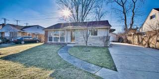 7014 N Kilbourn Avenue Gallery 1