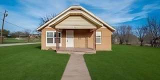 320 N 2nd Street Gallery 1