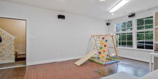 703 SKIPPERS Lane Gallery 35