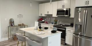 Beautiful Southie apartment Gallery 7