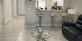 419 Southwest 4th Street Gallery 8