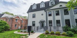 Glover Park Beauty with Parking Gallery 1