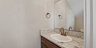 Close proximity to Old Mill District and downtown Gallery 9