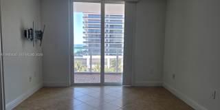 5880 Collins Ave Gallery 3