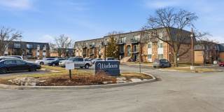 Palatine 1-Bedroom with Balcony, Pool & Included Utilities Gallery 20