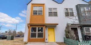 Townhome 3Bed 2Bath - Long Realty and Property Reality Gallery 1