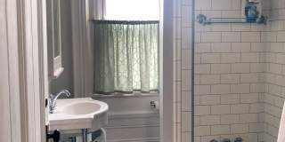3 bed 1 bath - beautiful Southside flats home, central air, in unit laundry, udpated Gallery 3
