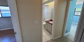 3/2 POOL Home- Beautiful Central Sarasota. Location, yard, pet-friendly!! Gallery 25