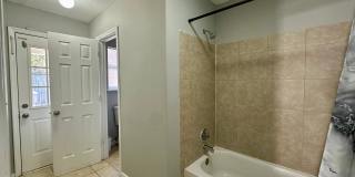 9501 Pondside Lane Gallery 24