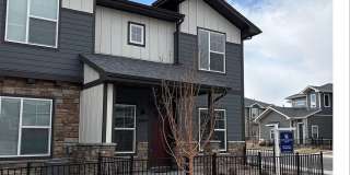 Elegant Townhome in Loveland Gallery 1