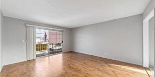 1308 E Oaks Street Gallery 2