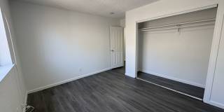 Large Living Area, rear yard has RV Access! Gallery 19