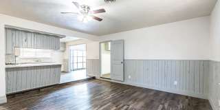 Centrally Located 3 bedroom 2 bathroom house! Gallery 11