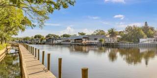 Remodeled 2/2 Waterfront Condo Gallery 28