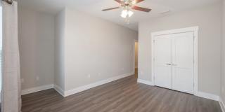 Spacious 3 Bedroom Townhouse with Community Pool! Gallery 17