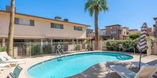 4848 N Woodmere Fairway Gallery 1