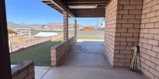 One level Boulder City lakeside & pool Gallery 7