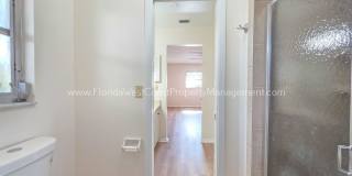 GULF GATE SARASOTA! OUTSTANDING 3 BEDROOM/2 BATH HOME WITH EXTRA LARGE YARD! Gallery 33