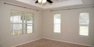 Central Niceville Home with Lawncare Included! Gallery 1