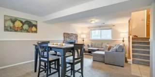 Room in a large shared home, great neighborhood, friendly roommates! Gallery 12