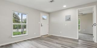Beautifully Remodeled 3/1.5 Home in Historic Denver Heights with Modern Upgrades and a Park‑Like Backyard. Gallery 7
