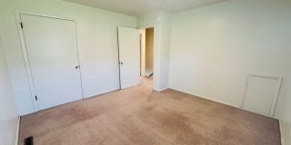 2 Bedroom, 1.5 Bath Townhouse Gallery 13