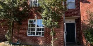Renovated 3 Bedroom 3 Bath Townhome for Rent! Gallery 1