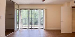 Newly Remodeled 2 bedroom 2.5 bath near Millenia Mall Gallery 14