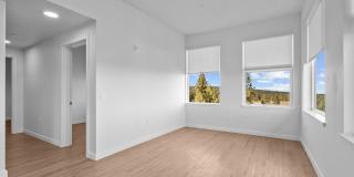 Strata Gallery 40