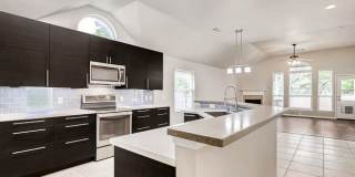 4-BEDROOM HOME IN LAKESIDE Gallery 8