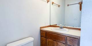4 Bed/3 Bath Three Story Condo Near Bus Routes and Shopping Gallery 14
