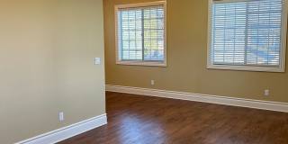 (919) Triplex Townhome - 2 Bed / 2.5 Bath w/Bonus Room Gallery 4