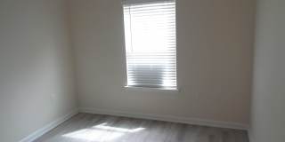 1202 W 11 Street Gallery 31