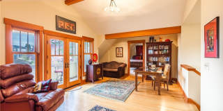 Meticulously designed Craftsman in North Beach with private beach access. Gallery 20