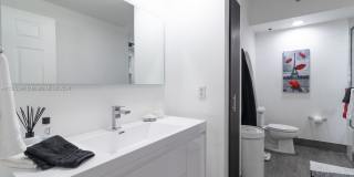 3165 Northeast 184th Street Gallery 21