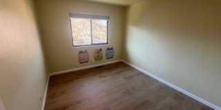 Beautiful 3 bed 2.5 bath Townhouse in Campbell with AC. This is a must see. Gallery 6