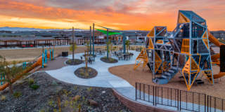 Spacious and Beautiful Smart Home!! Gallery 3