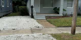 **Move in ready - 3/2 Renovated single family home Gallery 1