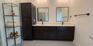 Room in 2 Bedroom Home at Riverside Farms Rd Gallery 13
