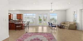 Stunning Waterfront Home - Treasure Island! 3bed| 2bath Gallery 8