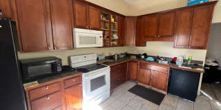 Very Spacious 4bdrm/2bth House on W CARY STREET in the Heart of VCU!!! Gallery 39