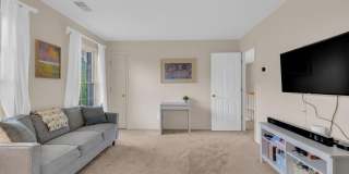 7707 LAKE GLEN Drive Gallery 25