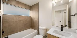 Stunning North Greenlake New townhome Gallery 13
