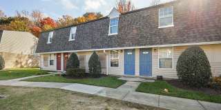 The Townhomes at River's Gate Gallery 21
