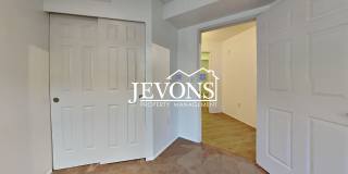 Condo with Swimming Pool and Private Enclosed 1-Car Garage in Klahanie Neighborhood Gallery 20