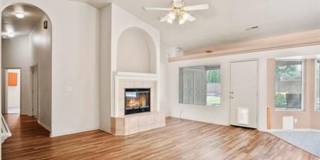 Bloomington Beauty-Landscaping INCLUDED!  6 month lease only Gallery 12