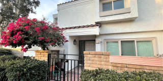 Gorgeous townhome located in a desirable Irvine community! Gallery 1