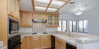 2BR/2.5BA Townhouse with Bay Views + 3 Decks | 2-Car Garage | San Carlos | YouTube Tour Gallery 21